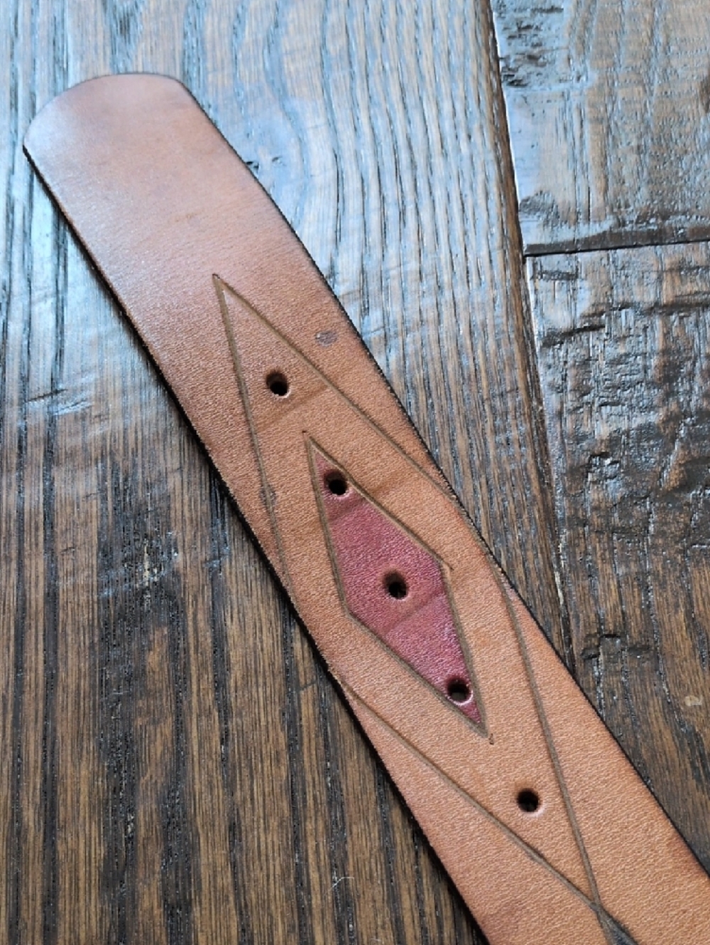 GAP I Vintage Cognac Brown Leather Belt with Red, Green & Black Diamond Belt, M - Picture 13 of 16